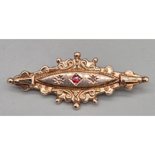 31 - Two items of 9ct yellow gold; 9ct gold and faux pearl necklace. Together with a garnet and diamond s... 