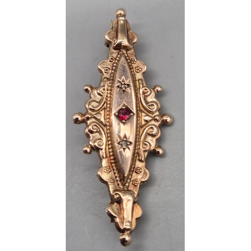 31 - Two items of 9ct yellow gold; 9ct gold and faux pearl necklace. Together with a garnet and diamond s... 