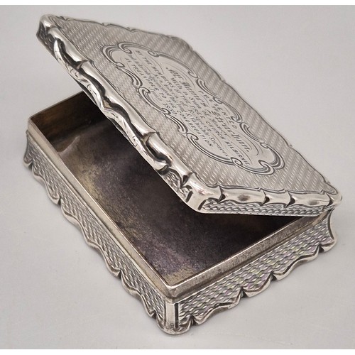 8 - Victorian Birmingham silver snuff box. Produced by Edward Smith. Dated 1851. Oblong form and scallop... 
