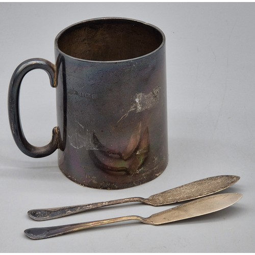 17 - Birmingham silver christening mug and two Sheffield silver condiment knives. 124.93grams.