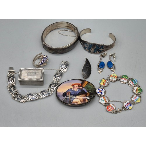 45 - A Collection of silver related items; Birmingham silver snuff box produced by Hampton Utilities. Sia... 