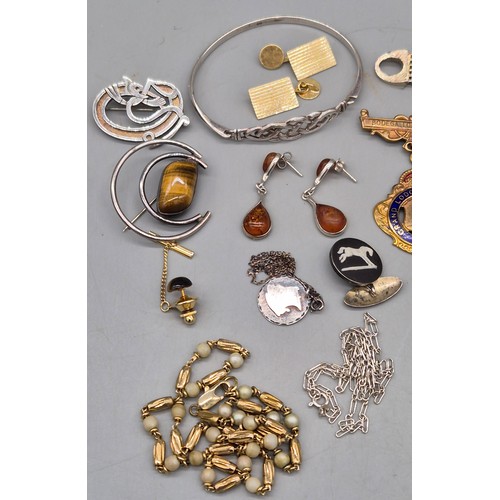 35 - Selection of mixed silver and costume jewellery; 925 silver bangle, Mithril Jewellery (Russell Douga... 