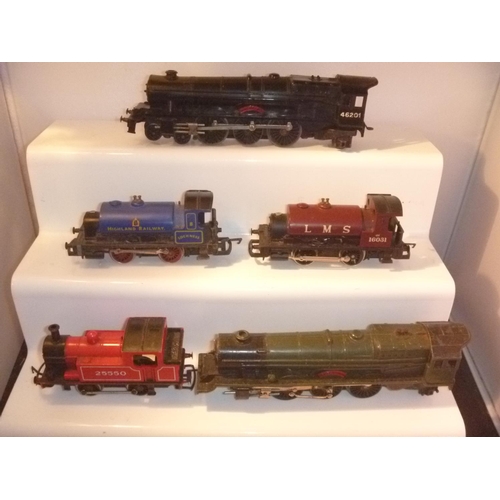 216 - 5 railway locomotives mostly by triang / hornby oo gauge untested