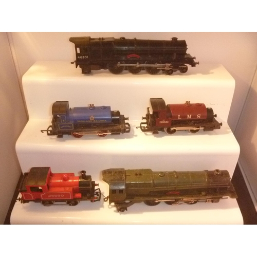 216 - 5 railway locomotives mostly by triang / hornby oo gauge untested