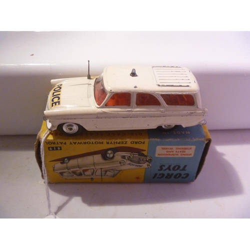 70 - corgi toys (box F model G) FORD ZEPHYR POLICE