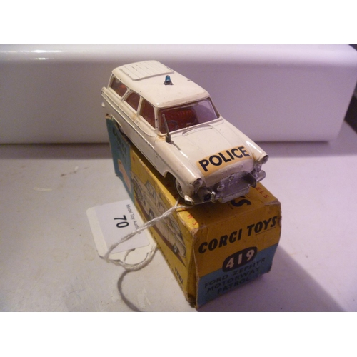 70 - corgi toys (box F model G) FORD ZEPHYR POLICE