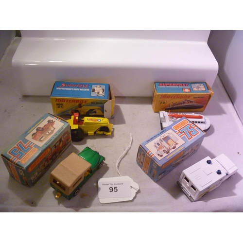 95 - lesney matchbox superfast lot X4 (box VG models E)