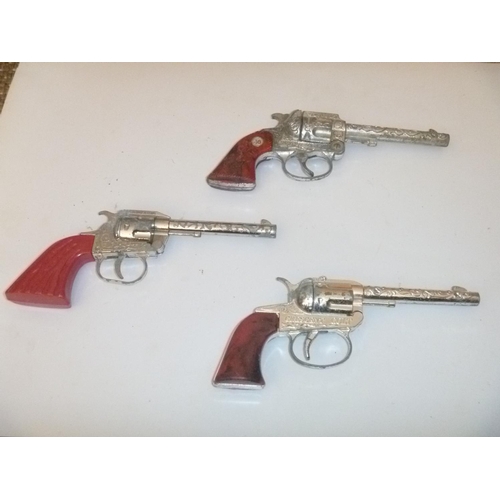 56 - 3 vintage toy guns lone star deputy dan frontier sherriff crescent colt and scout, unchecked, with p... 