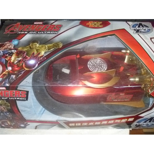 85 - THE AVENGERS MARVEL AGE OF ULTRON RADIO CONTROL HOVERCRAFT - APPEARS UNUSED BUT LACKING battery cove... 