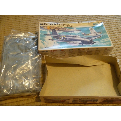 111 - frog wildcat vintage model kit , contents appear complete and unstarted, although box is a bit crush... 