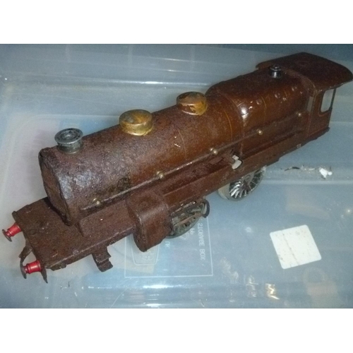 174 - hornby style clockwork locomotive rusty and incomplete