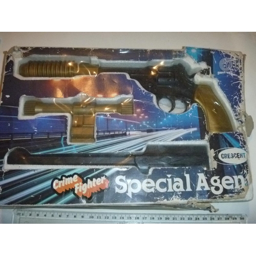 221 - crescent special agent cap gun gift set, box a bit torn