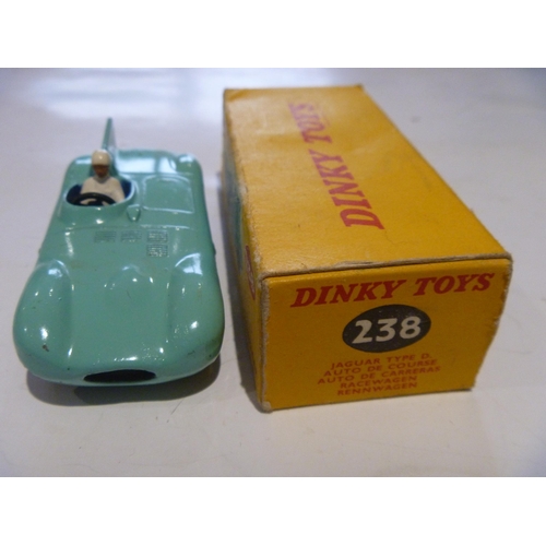 157 - ORIGINAL DINKY TOYS BOXED JAGUAR D TYPE (MODEL IS VERY GOOD BOX IS VERY GOOD)