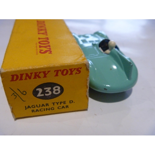 157 - ORIGINAL DINKY TOYS BOXED JAGUAR D TYPE (MODEL IS VERY GOOD BOX IS VERY GOOD)