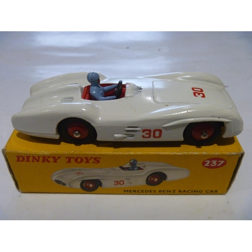 158 - ORIGINAL DINKY TOYS BOXED MERCEDES BENZ RACING CAR (MODEL IS VERY GOOD BOX IS VERY GOOD)