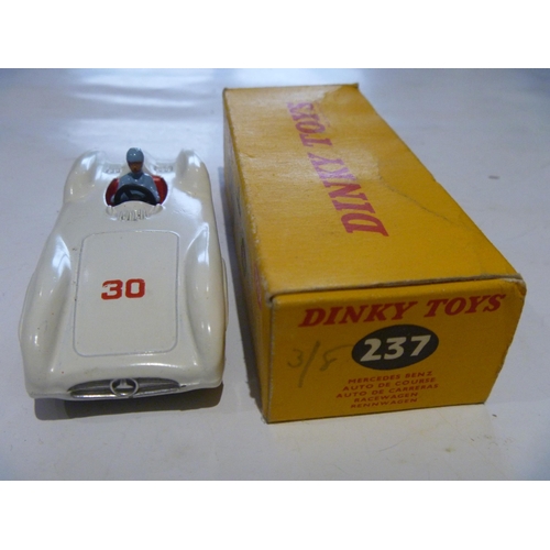 158 - ORIGINAL DINKY TOYS BOXED MERCEDES BENZ RACING CAR (MODEL IS VERY GOOD BOX IS VERY GOOD)