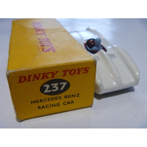 158 - ORIGINAL DINKY TOYS BOXED MERCEDES BENZ RACING CAR (MODEL IS VERY GOOD BOX IS VERY GOOD)