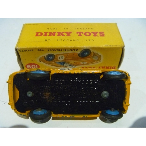 161 - ORIGINAL DINKY TOYS BOXED AUSTIN HEALEY 100 SPORTS COMPETITION MODEL CAR (MODEL IS GOOD BUT WITH SOM... 