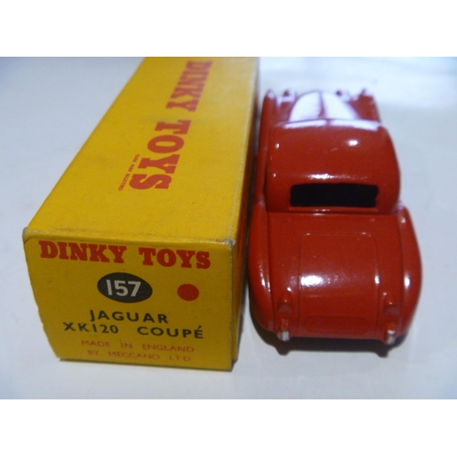 171 - ORIGINAL DINKY TOYS BOXED JAGUAR XK120 (MODEL IS EXCELLENT, BOX IS EXCELLENT)