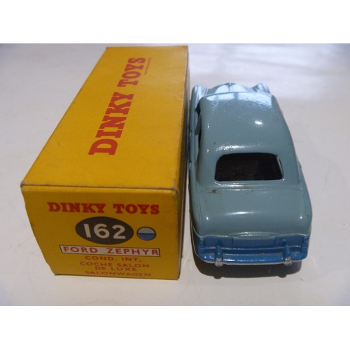 172 - ORIGINAL DINKY TOYS BOXED FORD ZEPHYR SALOON TWO-TONE (MODEL IS EXCELLENT, BOX IS EXCELLENT)