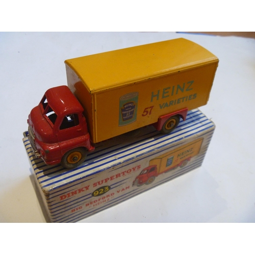 64 - ORIGINAL DINKY TOYS BOXED BIG BEDFORD VAN HEINZ (MODEL IS EXCELLENT BOX IS VERY GOOD)