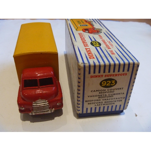 64 - ORIGINAL DINKY TOYS BOXED BIG BEDFORD VAN HEINZ (MODEL IS EXCELLENT BOX IS VERY GOOD)