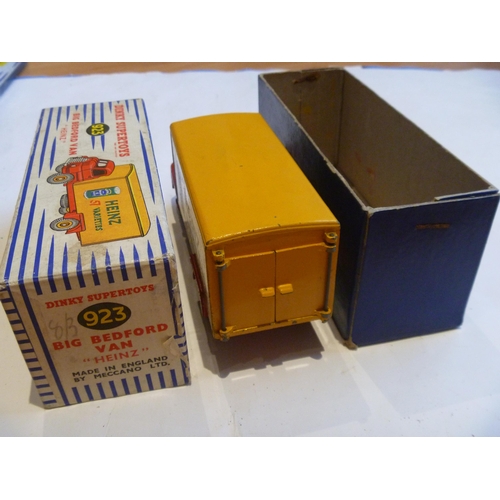 64 - ORIGINAL DINKY TOYS BOXED BIG BEDFORD VAN HEINZ (MODEL IS EXCELLENT BOX IS VERY GOOD)