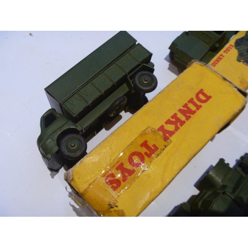 72 - 6 ORIGINAL DINKY TOYS BOXED ARMY AND MILITARY MODELS (MODELS VERY GOOD BOXES POOR TO FAIR AND MOSTLY... 