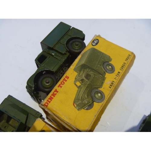 72 - 6 ORIGINAL DINKY TOYS BOXED ARMY AND MILITARY MODELS (MODELS VERY GOOD BOXES POOR TO FAIR AND MOSTLY... 