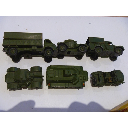 72 - 6 ORIGINAL DINKY TOYS BOXED ARMY AND MILITARY MODELS (MODELS VERY GOOD BOXES POOR TO FAIR AND MOSTLY... 