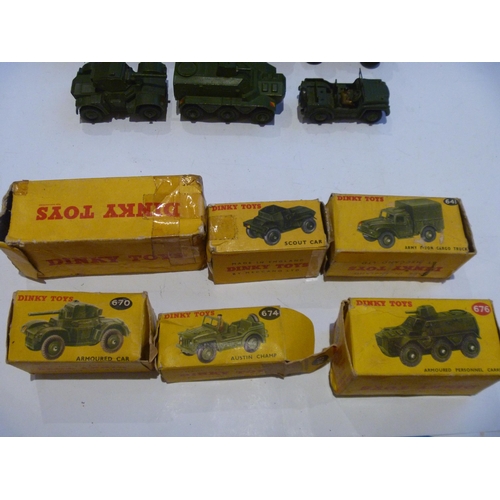 72 - 6 ORIGINAL DINKY TOYS BOXED ARMY AND MILITARY MODELS (MODELS VERY GOOD BOXES POOR TO FAIR AND MOSTLY... 