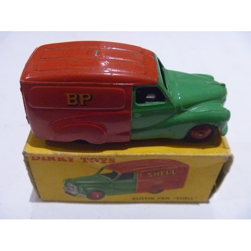 82 - ORIGINAL DINKY TOYS BOXED AUSTIN VAN SHELL (MODEL IS VERY GOOD BOX IS VERY GOOD)