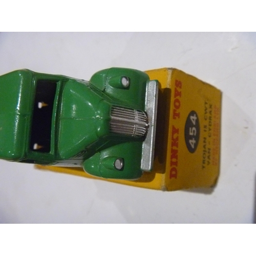 83 - ORIGINAL DINKY TOYS BOXED TROJAN VAN CYDRAX (MODEL IS VERY GOOD BOX IS VERY GOOD)