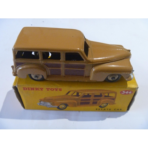 96 - ORIGINAL DINKY TOYS BOXED WOODY ESTATE CAR (MODEL IS VERY GOOD BOX IS VERY GOOD)