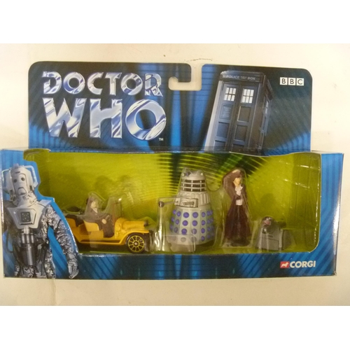 CORGI TOYS DR DOCTOR WHO GIFT SET WITH BESSIE AS NEW