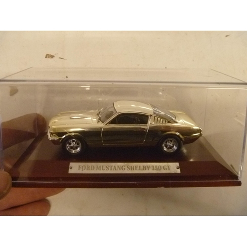 LOVELY FORD MUSTANG MACH 1 MODEL CASED 1/43 SCALE