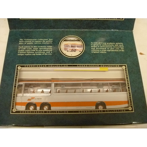 65 - CORGI CLASSICS COACHES BUSES CONNOISSEUR COLLECTION SELNEC BEDFORD VAL