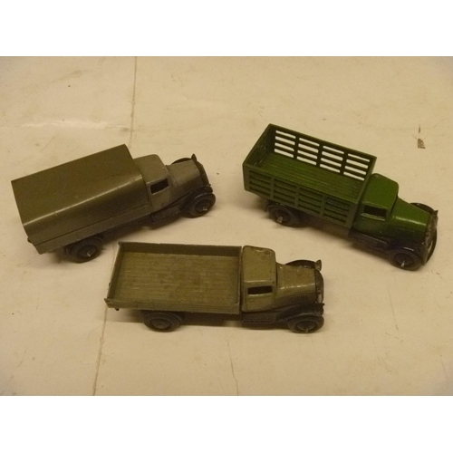 86 - 3 VINTAGE DINKY TOYS CATTLE TRUCK COVERED WAGON AND TIPPER LORRY