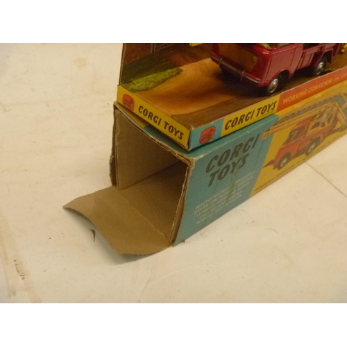 102 - CORGI TOYS BOXED FC JEEP WORKING CONVEYOR BOX WITH INTERNAL PACKING PIECE BUT LACKING 1 OUTER AND 1 ... 