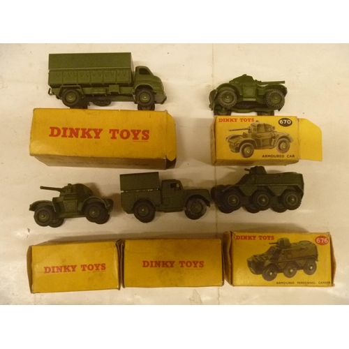 126 - DINKY TOYS VINTAGE BOXED MILITARY VEHICLES GROUP OF 5. DIECAST GENERALLY VGC OR BETTER, BOXES WORN A... 