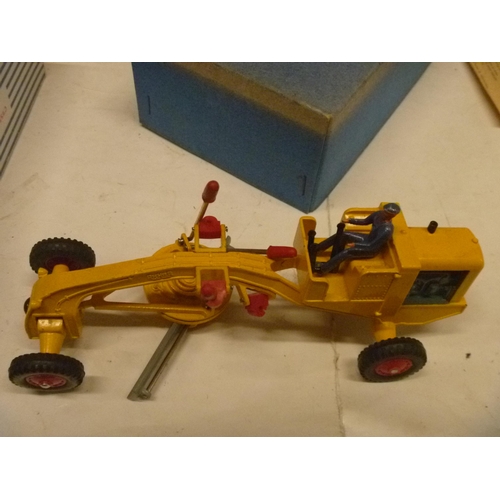 137 - DINKY TOYS VINTAGE BOXED FRANCE PROFILEUR 100 RICHIER ROAD GRADER