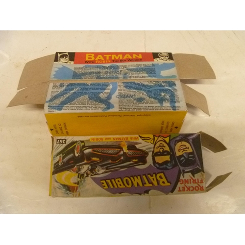 90 - CORGI TOYS BOXED BATMANS BATMOBILE, DIECAST GOOD, DAMAGED SCREEN, ORIGINAL OUTER BOX LACKING OUTER F... 