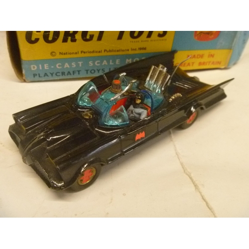 90 - CORGI TOYS BOXED BATMANS BATMOBILE, DIECAST GOOD, DAMAGED SCREEN, ORIGINAL OUTER BOX LACKING OUTER F... 