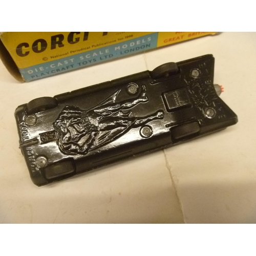 90 - CORGI TOYS BOXED BATMANS BATMOBILE, DIECAST GOOD, DAMAGED SCREEN, ORIGINAL OUTER BOX LACKING OUTER F... 