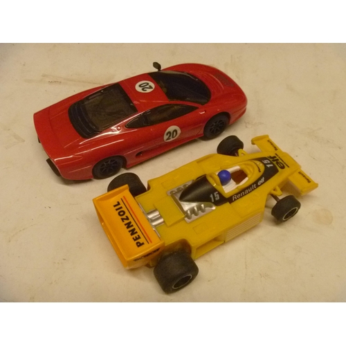 231 - SCALEXTRIC SLOT CAR - UNBOXED JAGUAR XJ220 AND RENAULT ELF