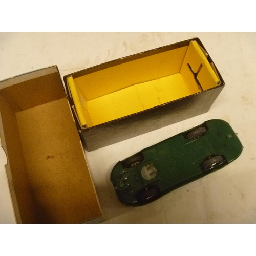 252 - SCALEXTRIC SLOT CAR - VINTAGE LISTER JAGUAR IN GREEN WITH RECENT SERVICE AND BOX WITH INSERT (SLOT C... 