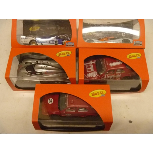 271 - SLOT IT SLOT CAR - GROUP OF 5 MODELS INCLUDING 2 ALFA ROMEOS (SLOT CARS HAVE BEEN REMOVED FROM THEIR... 