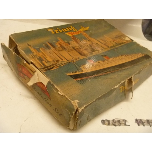 1 - A SUBSTANTIAL QTY OF TRIANG MINIC SHIPS AND ASSOCIATED DOCKSIDE ACCESSORIES. CONDITION VARIES FROM F... 