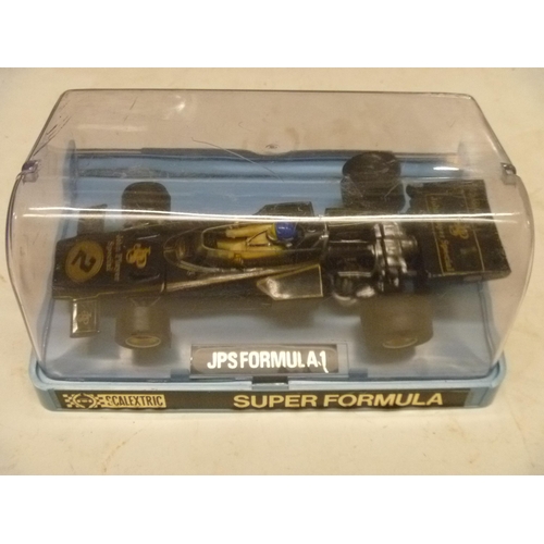 114 - SCALEXTRIC SLOT CAR - JPS LOTUS (LATER CAR IN INCORRECT BOX) (SLOT CARS HAVE BEEN REMOVED FROM THEIR... 