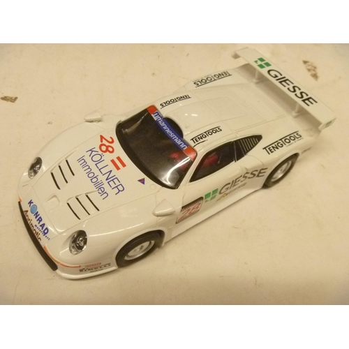 126 - SCALEXTRIC SLOT CAR UNBOXED - LIGHT USE - PORSCHE GIESSE